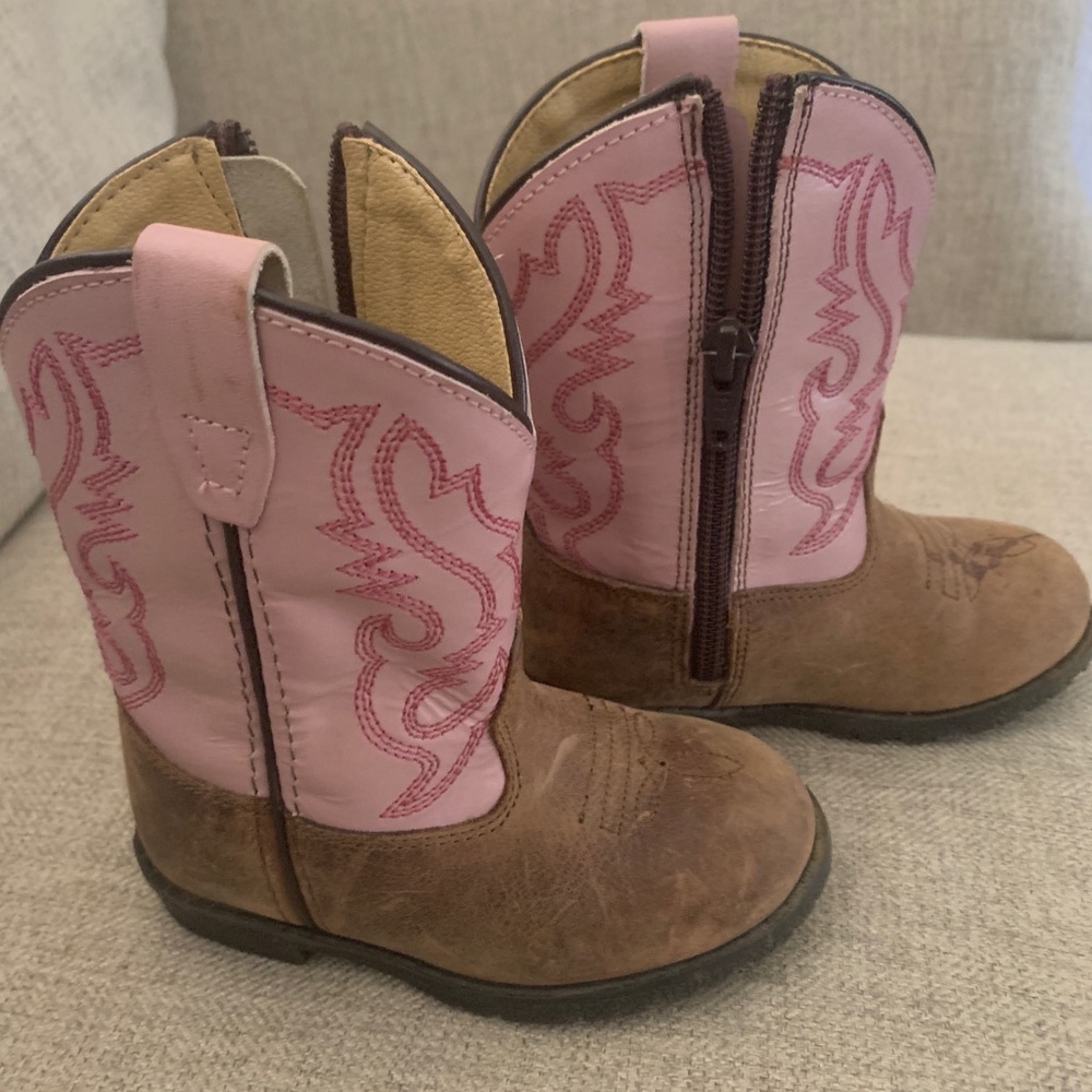 Toddler girls cowboy(girl) boots.